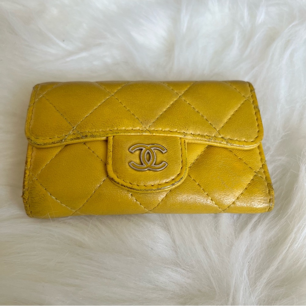 CHANEL Pre-loved Yellow Lambskin 6 Key Holder ☀️ - Picture 3 of 14